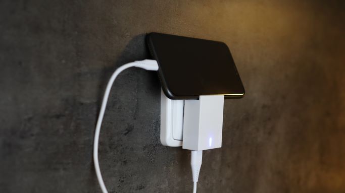 Swissten 3A Dual Travel Charger - 22045000 + MFI Lightning USB Cable - White