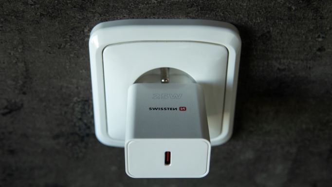 Swissten USB-C Travel Charger (25W) - 22060300 - White